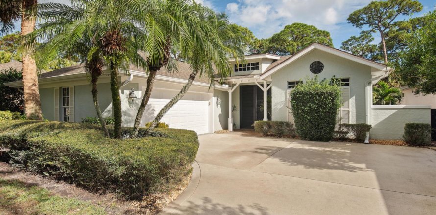 House in Vero Beach, Florida 3 bedrooms, 184.78 sq.m. № 2307046