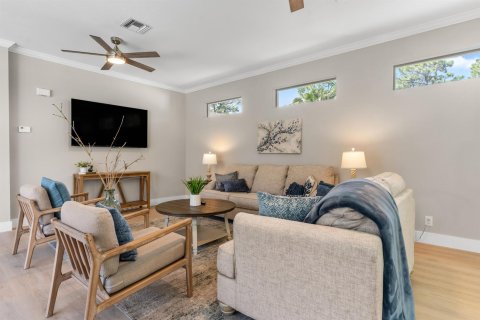 House in Vero Beach, Florida 3 bedrooms, 184.78 sq.m. № 2307046 - photo 16