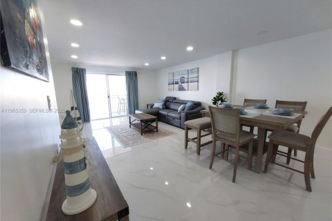 Снять в аренду кондоминиум в Халландейл-Бич, Флорида 2 спальни, 95.69м2, № 2028890 - фото 20