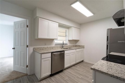 Townhouse in Orlando, Florida 3 bedrooms, 102.75 sq.m. № 2211909 - photo 8