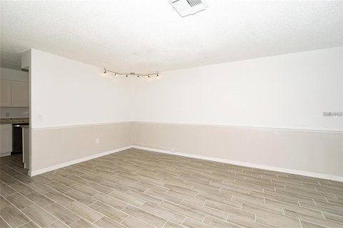 Townhouse in Orlando, Florida 3 bedrooms, 102.75 sq.m. № 2211909 - photo 6