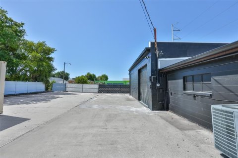 Propiedad comercial en venta en Saint Petersburg, Florida, 385.73 m2 № 2136963 - foto 21