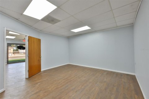 Propiedad comercial en venta en Saint Petersburg, Florida, 385.73 m2 № 2136963 - foto 10