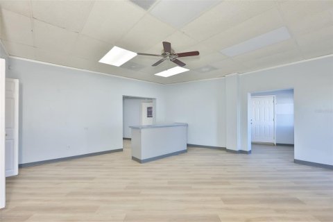 Propiedad comercial en venta en Saint Petersburg, Florida, 385.73 m2 № 2136963 - foto 4