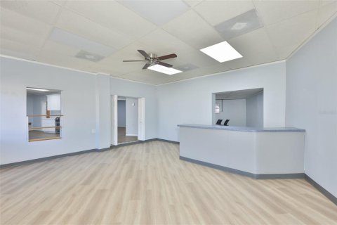 Propiedad comercial en venta en Saint Petersburg, Florida, 385.73 m2 № 2136963 - foto 3