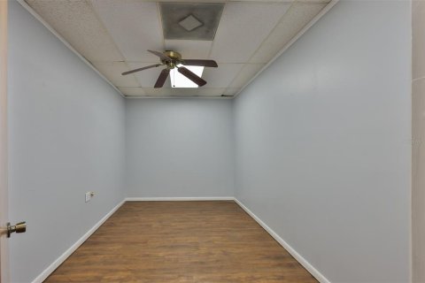 Propiedad comercial en venta en Saint Petersburg, Florida, 385.73 m2 № 2136963 - foto 11