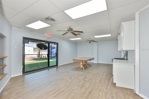 Propiedad comercial en venta en Saint Petersburg, Florida, 385.73 m2 № 2136963 - foto 9
