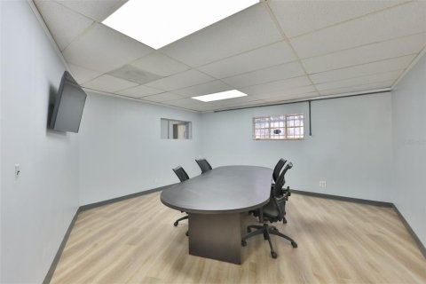 Propiedad comercial en venta en Saint Petersburg, Florida, 385.73 m2 № 2136963 - foto 6