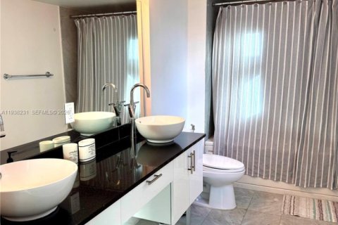 Copropriété à louer à Miami, Floride: 2 chambres, 103.12 m2 № 1995957 - photo 10