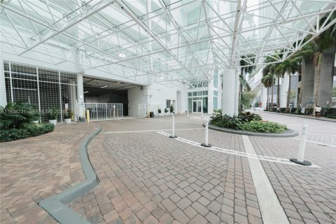 Copropriété à louer à Miami, Floride: 2 chambres, 103.12 m2 № 1995957 - photo 24