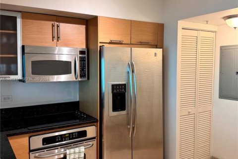 Copropriété à louer à Miami, Floride: 2 chambres, 103.12 m2 № 1995957 - photo 5