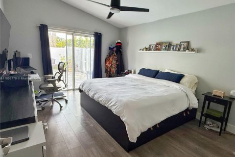 House in Pembroke Pines, Florida 3 bedrooms, 153.1 sq.m. № 1887716 - photo 14