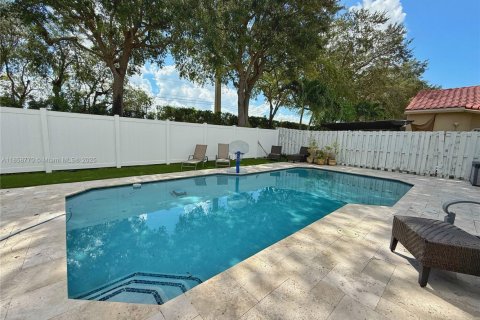 House in Pembroke Pines, Florida 3 bedrooms, 153.1 sq.m. № 1887716 - photo 26