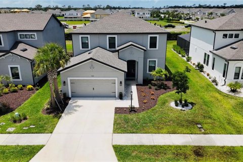 House in Sarasota, Florida 4 bedrooms, 247.49 sq.m. № 1837503 - photo 1