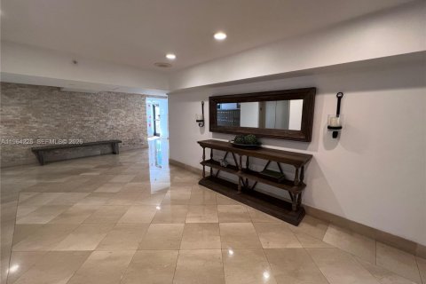 Condo in Key Biscayne, Florida, 1 bedroom  № 2052833 - photo 17