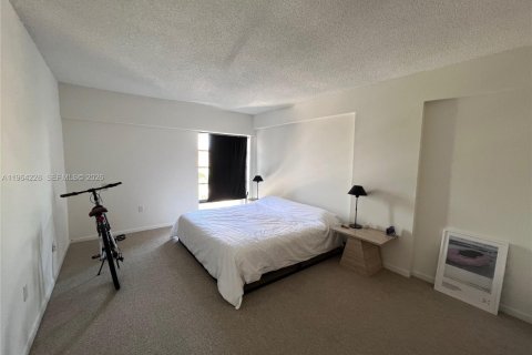 Condo in Key Biscayne, Florida, 1 bedroom  № 2052833 - photo 5