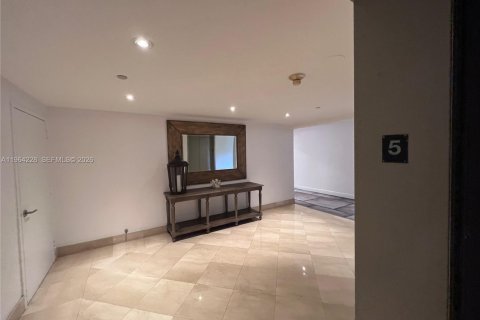 Condo in Key Biscayne, Florida, 1 bedroom  № 2052833 - photo 15