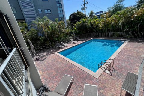 Condo in Key Biscayne, Florida, 1 bedroom  № 2052833 - photo 12