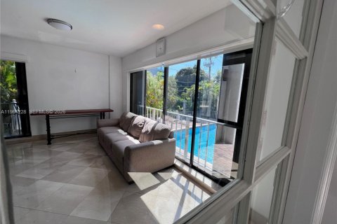 Condo in Key Biscayne, Florida, 1 bedroom  № 2052833 - photo 10