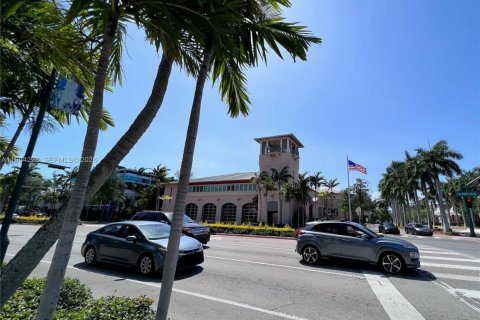 Condo in Key Biscayne, Florida, 1 bedroom  № 2052833 - photo 13