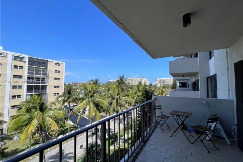 Condo in Key Biscayne, Florida, 1 bedroom  № 2052833 - photo 3