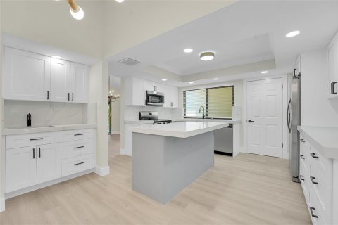 Adosado en North Palm Beach, Florida 2 dormitorios, 177.16 m2 № 2250351
