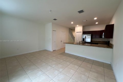 House in Hialeah, Florida 3 bedrooms, 143.53 sq.m. № 2030629 - photo 5