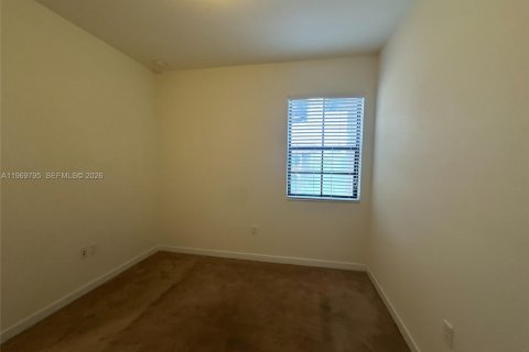 House in Hialeah, Florida 3 bedrooms, 143.53 sq.m. № 2030629 - photo 17