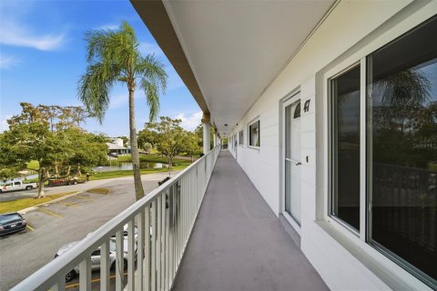 Condo in Clearwater, Florida, 2 bedrooms  № 2206202 - photo 25