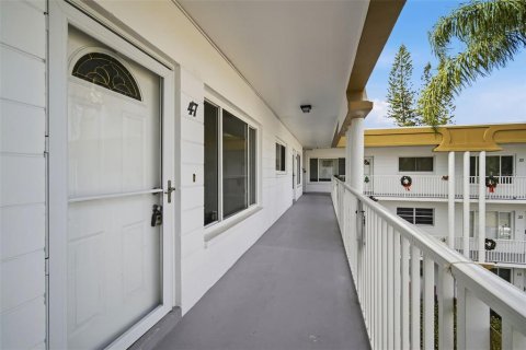 Condo in Clearwater, Florida, 2 bedrooms  № 2206202 - photo 24