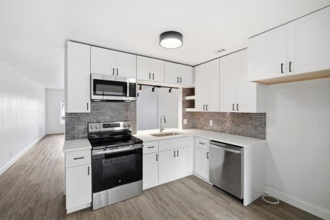 Condo in Clearwater, Florida, 2 bedrooms  № 2206202 - photo 8
