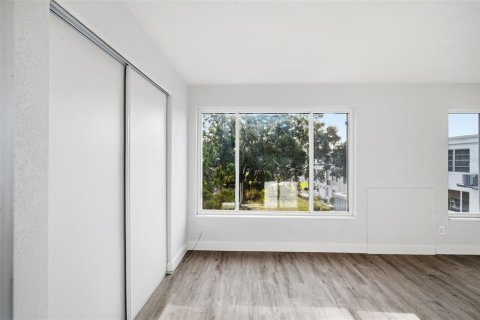 Condo in Clearwater, Florida, 2 bedrooms  № 2206202 - photo 12