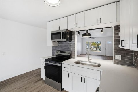 Condo in Clearwater, Florida, 2 bedrooms  № 2206202 - photo 9