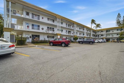 Condo in Clearwater, Florida, 2 bedrooms  № 2206202 - photo 2