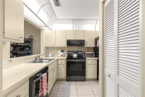 Villa ou maison à vendre à Ocala, Floride: 2 chambres, 100.15 m2 № 2148611 - photo 5