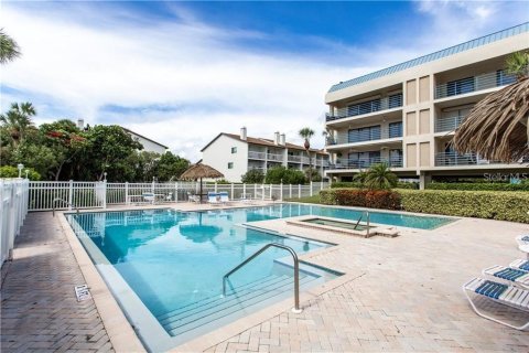 Condo in Tierra Verde, Florida, 2 bedrooms  № 1900260 - photo 25