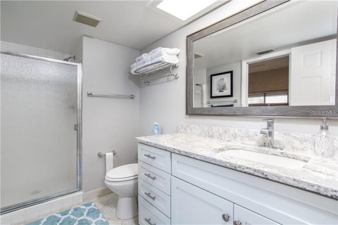 Condo in Tierra Verde, Florida, 2 bedrooms  № 1900260 - photo 22