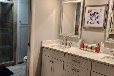 Condo in Tierra Verde, Florida, 2 bedrooms  № 1900260 - photo 16