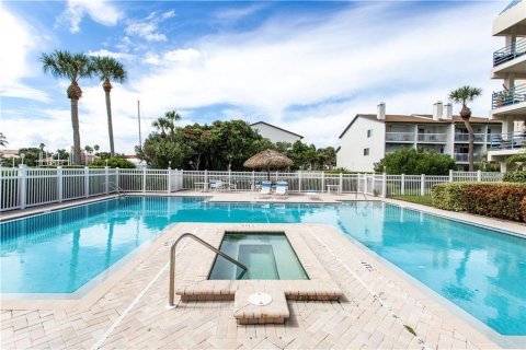 Condo in Tierra Verde, Florida, 2 bedrooms  № 1900260 - photo 27