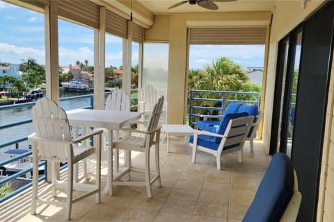 Condo in Tierra Verde, Florida, 2 bedrooms  № 1900260 - photo 7