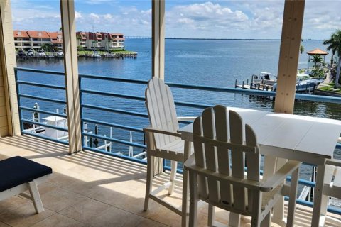 Condo in Tierra Verde, Florida, 2 bedrooms  № 1900260 - photo 23