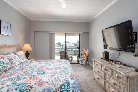 Condo in Tierra Verde, Florida, 2 bedrooms  № 1900260 - photo 13