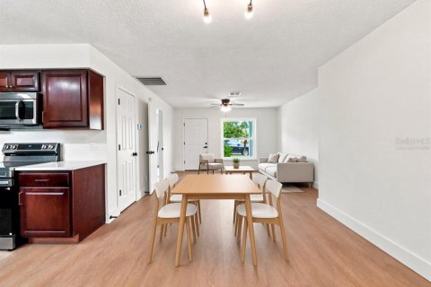 Casa en venta en Kissimmee, Florida, 3 dormitorios, 154.22 m2 № 2418919 - foto 6