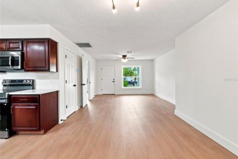 Casa en venta en Kissimmee, Florida, 3 dormitorios, 154.22 m2 № 2418919 - foto 5