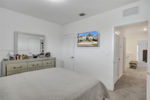 Townhouse in Homestead, Florida 3 bedrooms, 159.05 sq.m. № 1860244 - photo 22