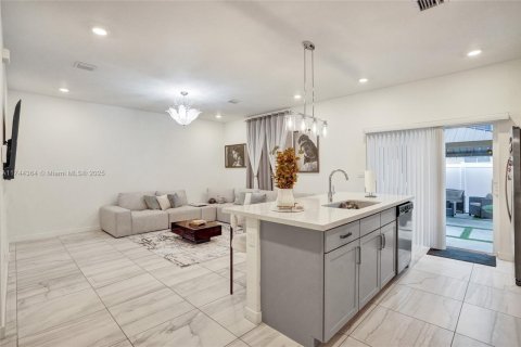 Townhouse in Homestead, Florida 3 bedrooms, 159.05 sq.m. № 1860244 - photo 11