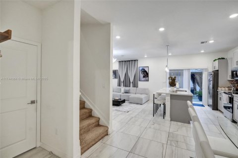 Townhouse in Homestead, Florida 3 bedrooms, 159.05 sq.m. № 1860244 - photo 8
