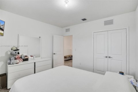 Townhouse in Homestead, Florida 3 bedrooms, 159.05 sq.m. № 1860244 - photo 25