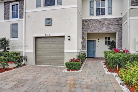 Townhouse in Homestead, Florida 3 bedrooms, 159.05 sq.m. № 1860244 - photo 6