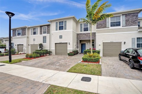 Townhouse in Homestead, Florida 3 bedrooms, 159.05 sq.m. № 1860244 - photo 4